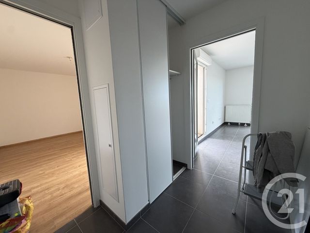 Appartement F2 &agrave; louer - 2 pi&egrave;ces - 43,90 m2 - Bezannes - 51 - CHAMPAGNE-ARDENNE