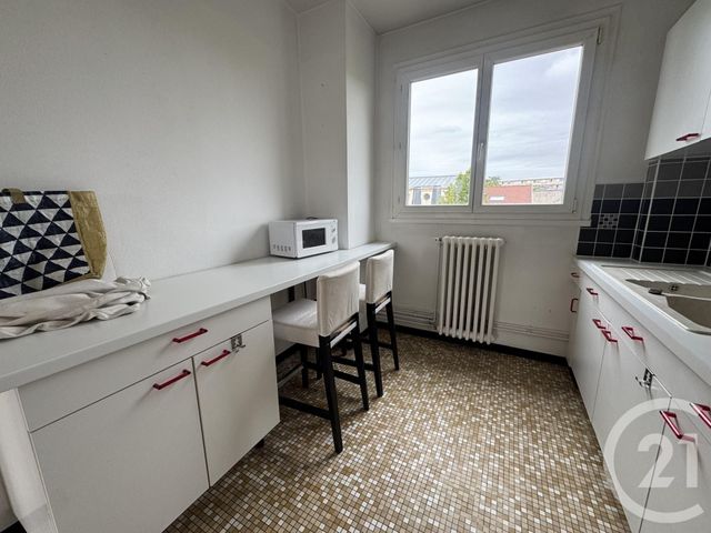 Appartement F3 &agrave; louer - 3 pi&egrave;ces - 68,20 m2 - Reims - 51 - CHAMPAGNE-ARDENNE