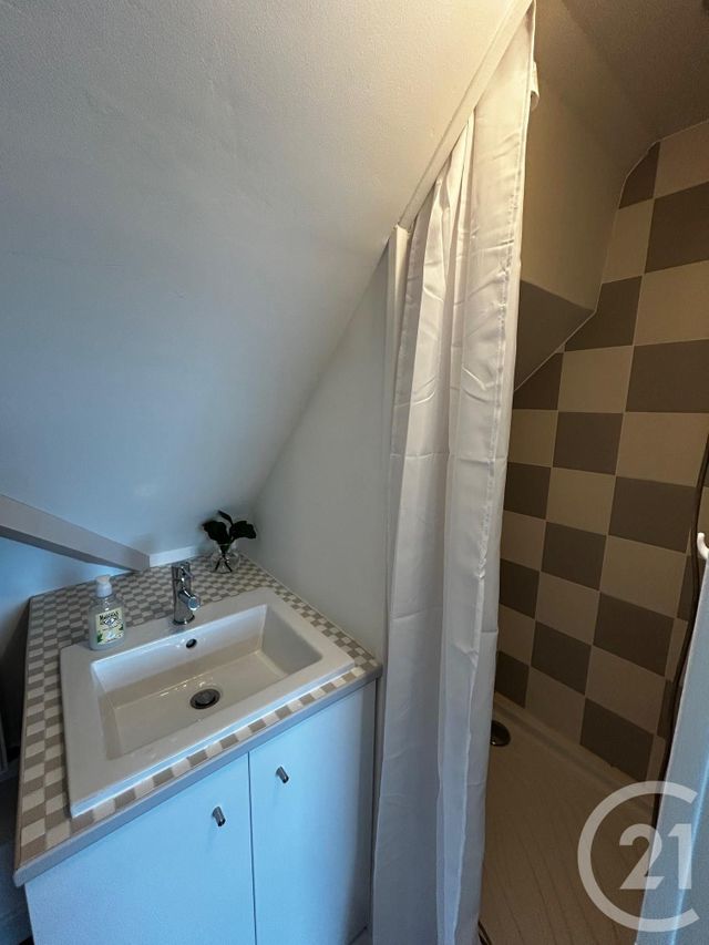 Appartement Studio &agrave; louer - 1 pi&egrave;ce - 14,81 m2 - Reims - 51 - CHAMPAGNE-ARDENNE