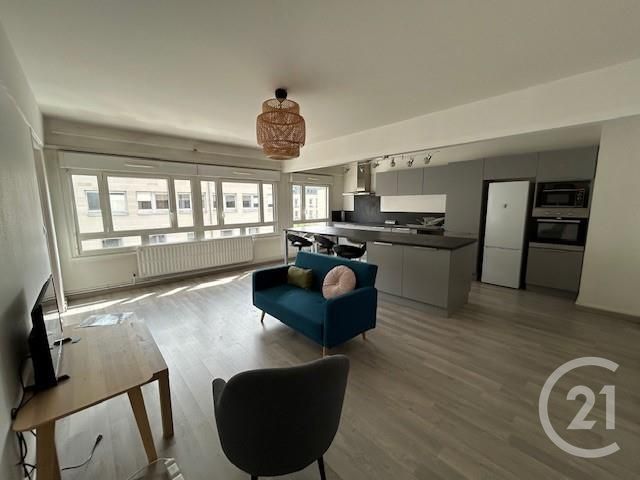 Appartement T4 &agrave; louer - 3 pi&egrave;ces - 74 m2 - Reims - 51 - CHAMPAGNE-ARDENNE