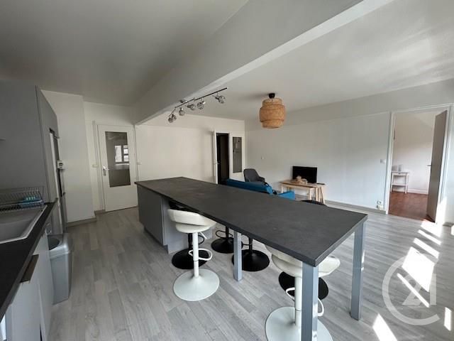 Appartement T4 &agrave; louer - 3 pi&egrave;ces - 74 m2 - Reims - 51 - CHAMPAGNE-ARDENNE