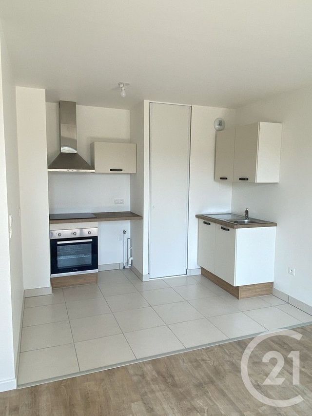 Appartement T2 &agrave; louer - 2 pi&egrave;ces - 41,20 m2 - Reims - 51 - CHAMPAGNE-ARDENNE