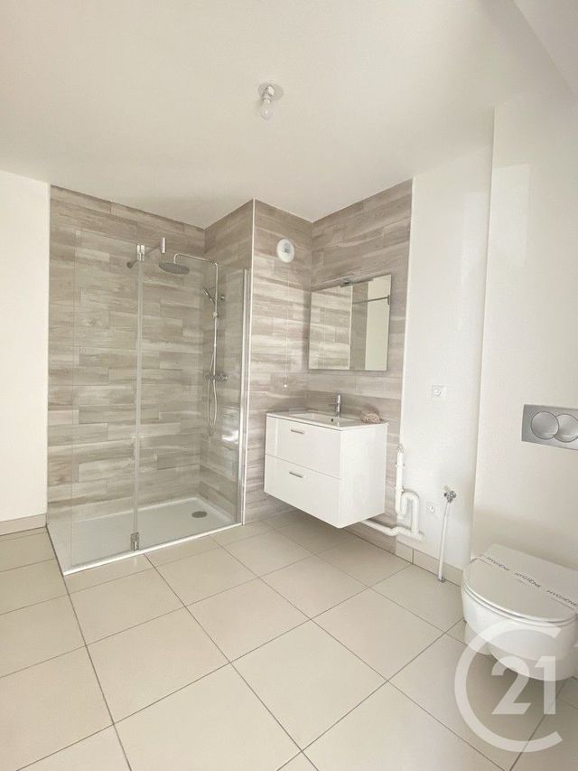 Appartement T2 &agrave; louer - 2 pi&egrave;ces - 41,20 m2 - Reims - 51 - CHAMPAGNE-ARDENNE