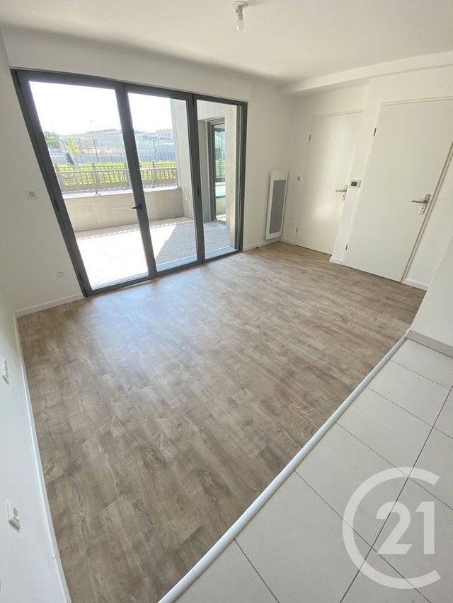 Appartement T2 &agrave; louer - 2 pi&egrave;ces - 41,20 m2 - Reims - 51 - CHAMPAGNE-ARDENNE