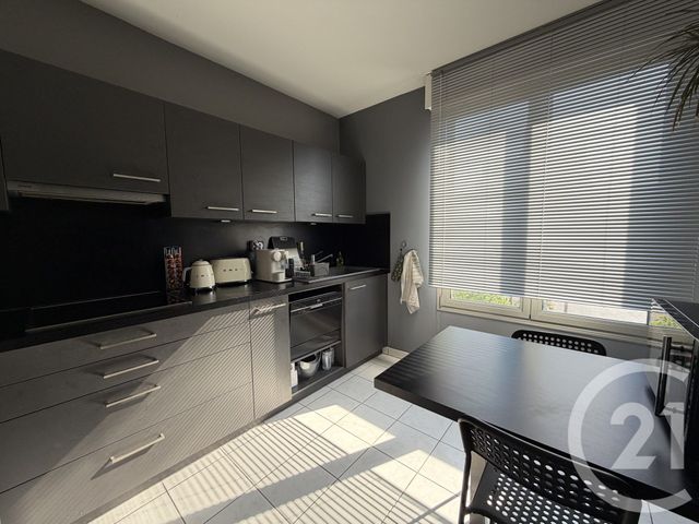 Appartement F3 &agrave; louer - 3 pi&egrave;ces - 77 m2 - Reims - 51 - CHAMPAGNE-ARDENNE