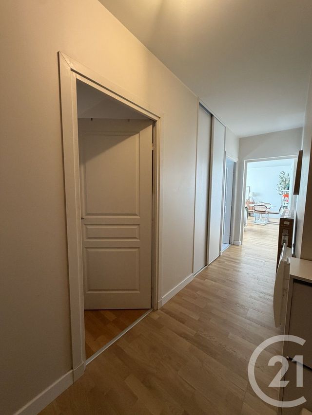 Appartement F3 &agrave; louer - 3 pi&egrave;ces - 77 m2 - Reims - 51 - CHAMPAGNE-ARDENNE