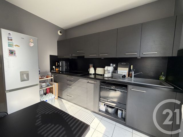 Appartement F3 &agrave; louer - 3 pi&egrave;ces - 77 m2 - Reims - 51 - CHAMPAGNE-ARDENNE