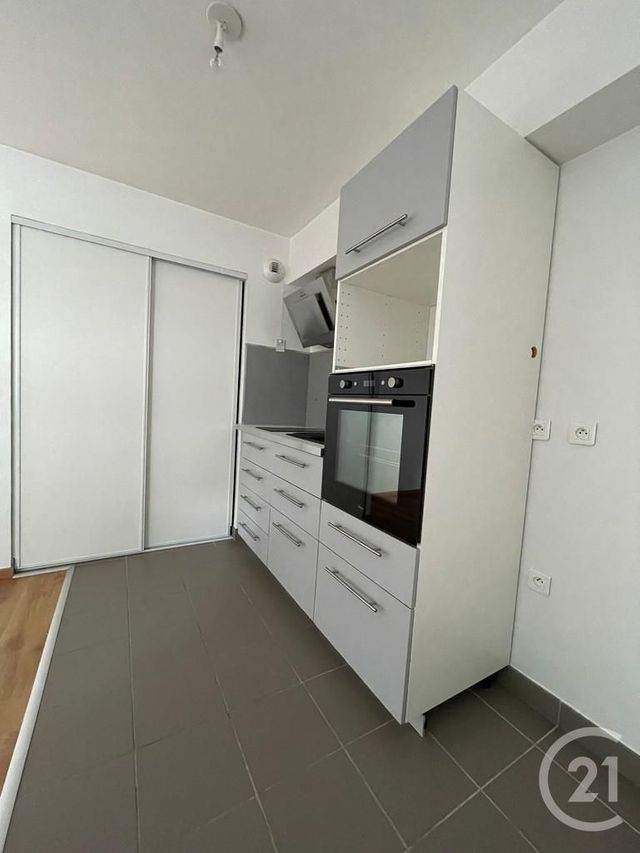 Appartement Studio &agrave; louer - 1 pi&egrave;ce - 34 m2 - Reims - 51 - CHAMPAGNE-ARDENNE
