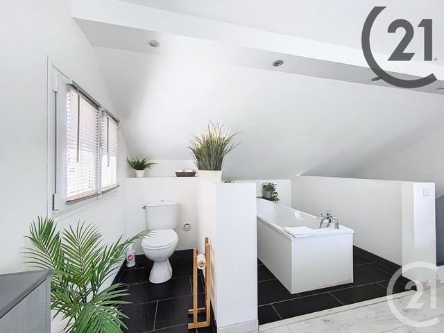 Appartement F4 &agrave; louer - 3 pi&egrave;ces - 79,68 m2 - Reims - 51 - CHAMPAGNE-ARDENNE