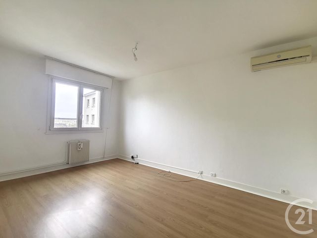 Appartement T2 &agrave; louer - 2 pi&egrave;ces - 66 m2 - Troyes - 10 - CHAMPAGNE-ARDENNE