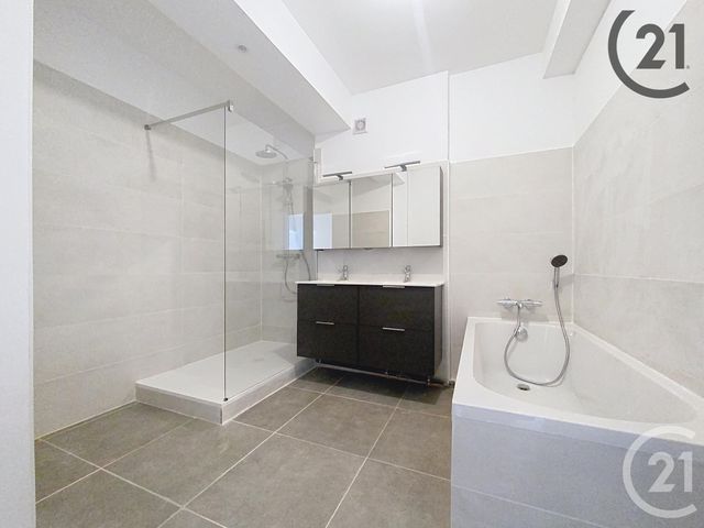 Afficher la photo en grand Appartement T5 à louer - 5 pièces - 126,08 m2 - Troyes - 10 - CHAMPAGNE-ARDENNE