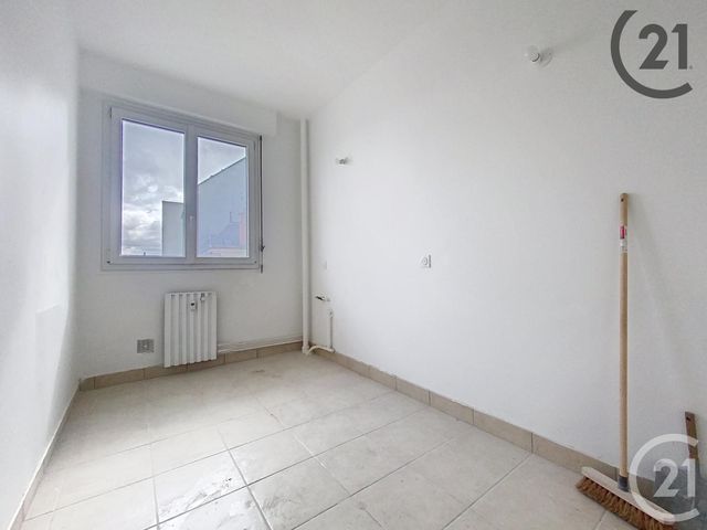 Afficher la photo en grand Appartement T5 à louer - 5 pièces - 126,08 m2 - Troyes - 10 - CHAMPAGNE-ARDENNE