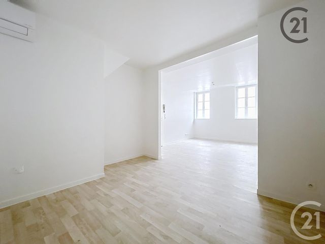Afficher la photo en grand Appartement F1 à louer - 1 pièce - 34,20 m2 - Troyes - 10 - CHAMPAGNE-ARDENNE