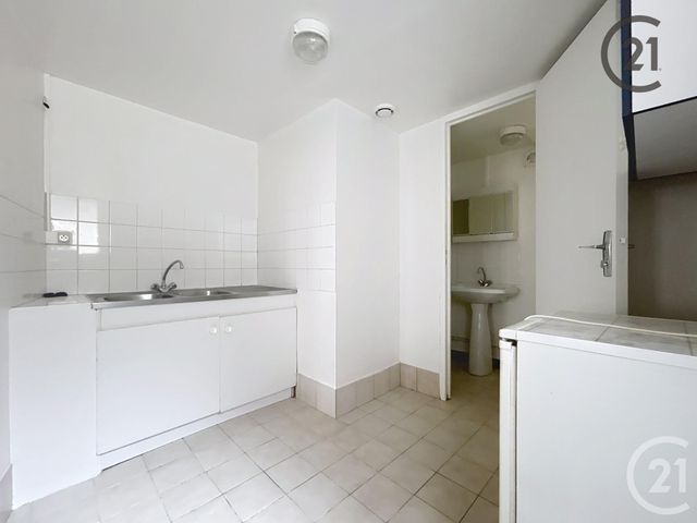 Afficher la photo en grand Appartement F1 à louer - 1 pièce - 34,20 m2 - Troyes - 10 - CHAMPAGNE-ARDENNE