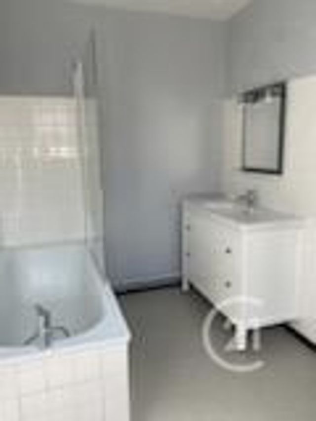 Appartement T4 &agrave; louer - 4 pi&egrave;ces - 75,26 m2 - Ste Savine - 10 - CHAMPAGNE-ARDENNE