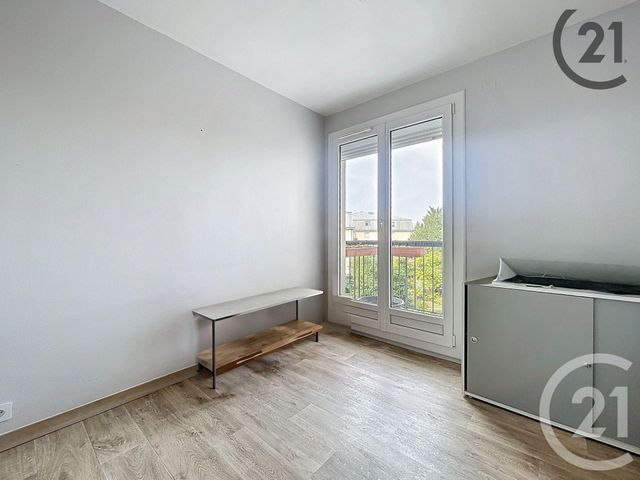 Appartement T4 à vendre - 4 pièces - 81,62 m2 - St Andre Les Vergers - 10 - CHAMPAGNE-ARDENNE