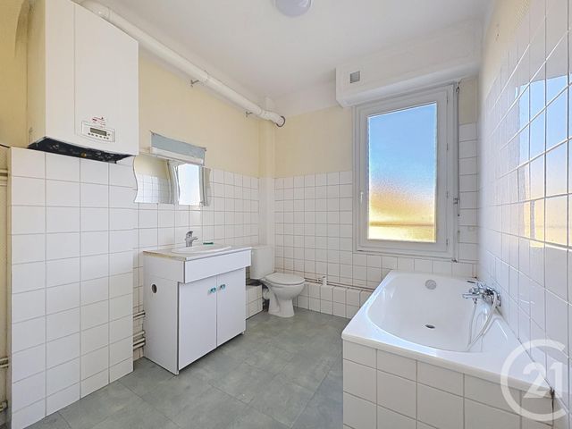 Afficher la photo en grand Appartement F2 à louer - 2 pièces - 58 m2 - Troyes - 10 - CHAMPAGNE-ARDENNE