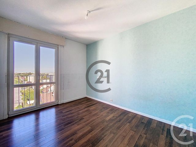 Afficher la photo en grand Appartement T4 à vendre - 4 pièces - 75,67 m2 - St Andre Les Vergers - 10 - CHAMPAGNE-ARDENNE