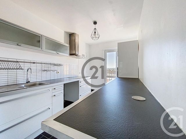Afficher la photo en grand Appartement T4 à vendre - 4 pièces - 75,67 m2 - St Andre Les Vergers - 10 - CHAMPAGNE-ARDENNE