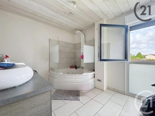 Appartement F5 à vendre - 4 pièces - 84 m2 - Bucheres - 10 - CHAMPAGNE-ARDENNE