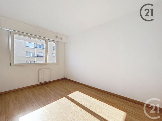 Afficher la photo en grand Appartement T4 à vendre - 4 pièces - 76,70 m2 - Troyes - 10 - CHAMPAGNE-ARDENNE