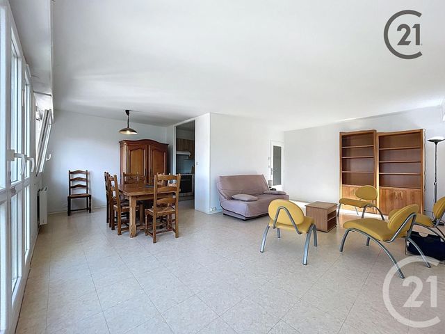 Afficher la photo en grand Appartement T4 à vendre - 4 pièces - 76,70 m2 - Troyes - 10 - CHAMPAGNE-ARDENNE