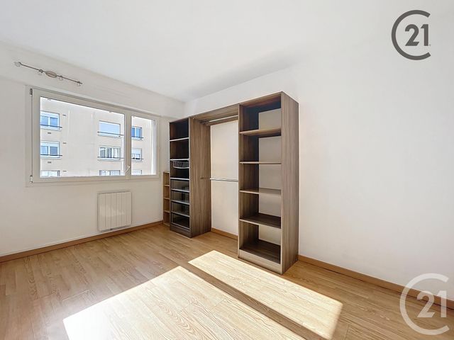 Afficher la photo en grand Appartement T4 à vendre - 4 pièces - 76,70 m2 - Troyes - 10 - CHAMPAGNE-ARDENNE