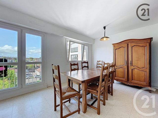 Afficher la photo en grand Appartement T4 à vendre - 4 pièces - 76,70 m2 - Troyes - 10 - CHAMPAGNE-ARDENNE