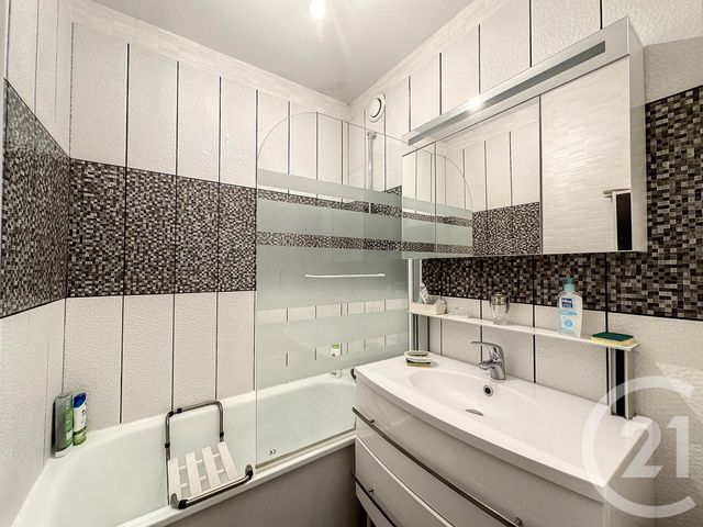 Appartement à vendre - 2 pièces - 48,66 m2 - Ste Savine - 10 - CHAMPAGNE-ARDENNE