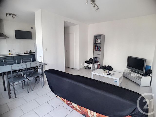 Appartement F2 à louer - 2 pièces - 44 m2 - 10 - CHAMPAGNE-ARDENNE
