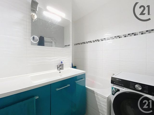 Afficher la photo en grand Appartement T4 à vendre - 4 pièces - 62,40 m2 - Troyes - 10 - CHAMPAGNE-ARDENNE