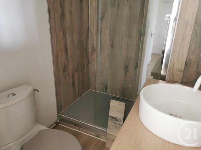 Afficher la photo en grand Appartement F1 à louer - 1 pièce - 25,30 m2 - La Chapelle St Luc - 10 - CHAMPAGNE-ARDENNE