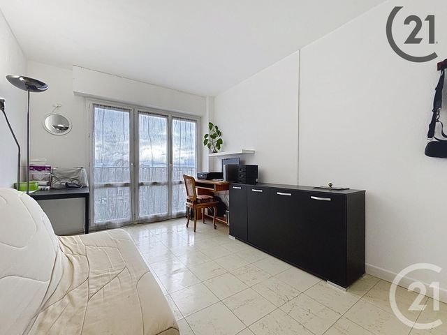 Afficher la photo en grand Appartement T4 à vendre - 4 pièces - 73,40 m2 - Troyes - 10 - CHAMPAGNE-ARDENNE