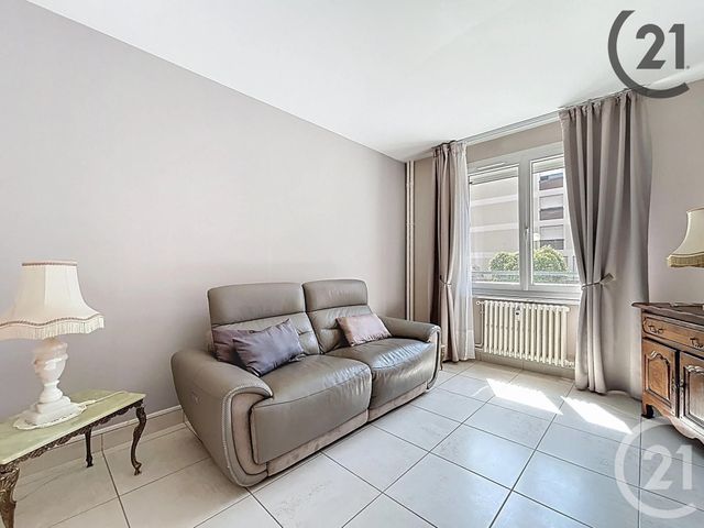 Afficher la photo en grand Appartement T5 à vendre - 5 pièces - 88,79 m2 - Troyes - 10 - CHAMPAGNE-ARDENNE
