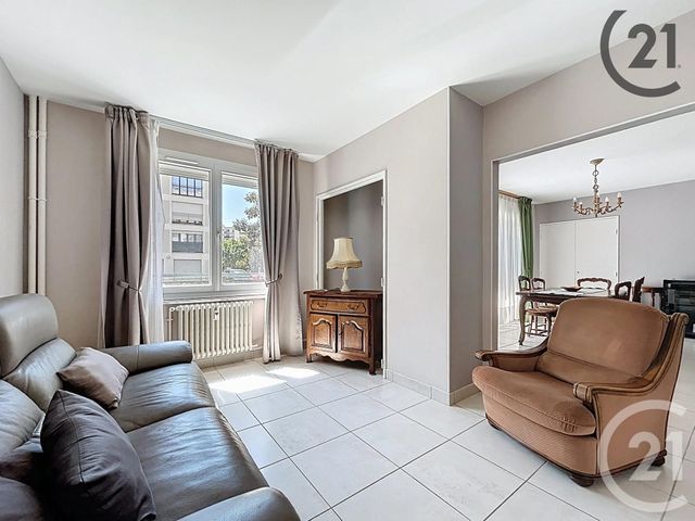 Afficher la photo en grand Appartement T5 à vendre - 5 pièces - 88,79 m2 - Troyes - 10 - CHAMPAGNE-ARDENNE