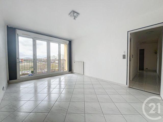 Appartement T2 à louer - 2 pièces - 48,87 m2 - La Chapelle St Luc - 10 - CHAMPAGNE-ARDENNE