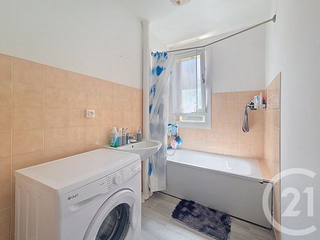Afficher la photo en grand Appartement F3 à vendre - 3 pièces - 64 m2 - St Andre Les Vergers - 10 - CHAMPAGNE-ARDENNE
