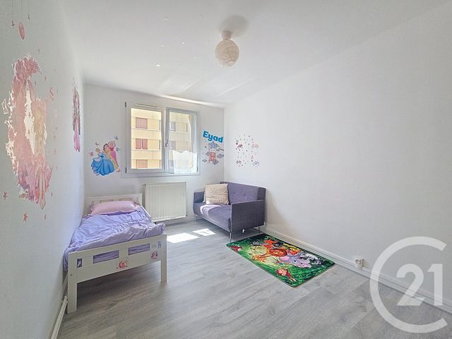 Afficher la photo en grand Appartement F3 à vendre - 3 pièces - 64 m2 - St Andre Les Vergers - 10 - CHAMPAGNE-ARDENNE