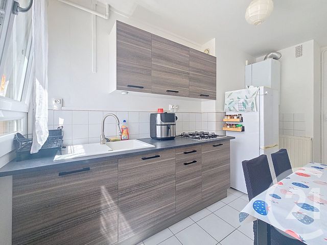 Afficher la photo en grand Appartement F3 à vendre - 3 pièces - 64 m2 - St Andre Les Vergers - 10 - CHAMPAGNE-ARDENNE
