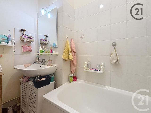 Afficher la photo en grand Appartement T4 à vendre - 4 pièces - 59,85 m2 - Troyes - 10 - CHAMPAGNE-ARDENNE