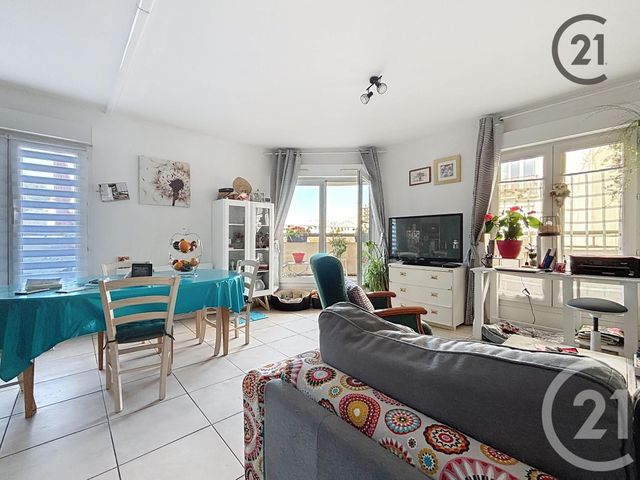 Afficher la photo en grand Appartement T4 à vendre - 4 pièces - 59,85 m2 - Troyes - 10 - CHAMPAGNE-ARDENNE