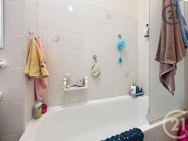 Afficher la photo en grand Appartement T4 à vendre - 4 pièces - 59,85 m2 - Troyes - 10 - CHAMPAGNE-ARDENNE