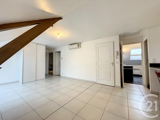 Afficher la photo en grand Appartement F4 à louer - 4 pièces - 63 m2 - Troyes - 10 - CHAMPAGNE-ARDENNE