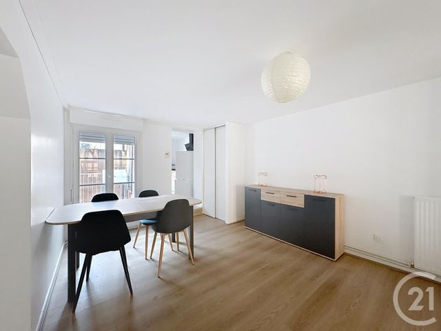 Afficher la photo en grand Appartement T4 à louer - 3 pièces - 73,60 m2 - Troyes - 10 - CHAMPAGNE-ARDENNE