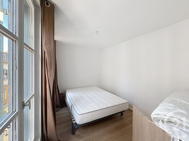 Afficher la photo en grand Appartement T4 à louer - 3 pièces - 73,60 m2 - Troyes - 10 - CHAMPAGNE-ARDENNE