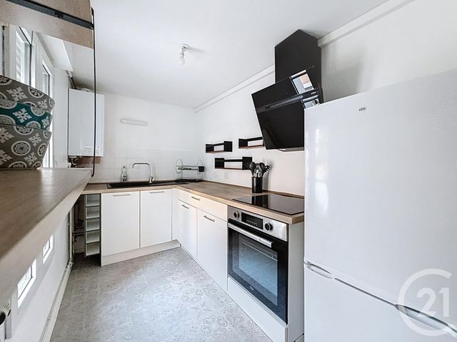 Afficher la photo en grand Appartement T4 à louer - 3 pièces - 73,60 m2 - Troyes - 10 - CHAMPAGNE-ARDENNE