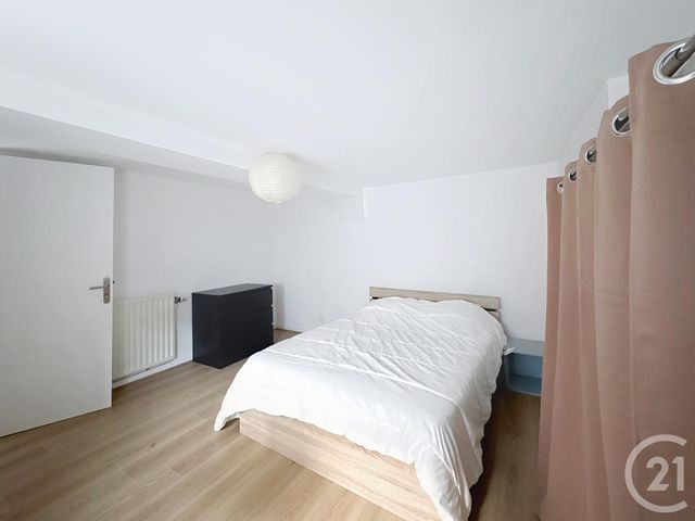 Afficher la photo en grand Appartement T4 à louer - 3 pièces - 73,60 m2 - Troyes - 10 - CHAMPAGNE-ARDENNE