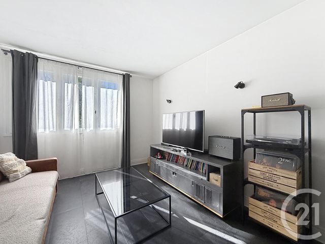 Afficher la photo en grand Appartement F4 à vendre - 4 pièces - 76 m2 - Troyes - 10 - CHAMPAGNE-ARDENNE