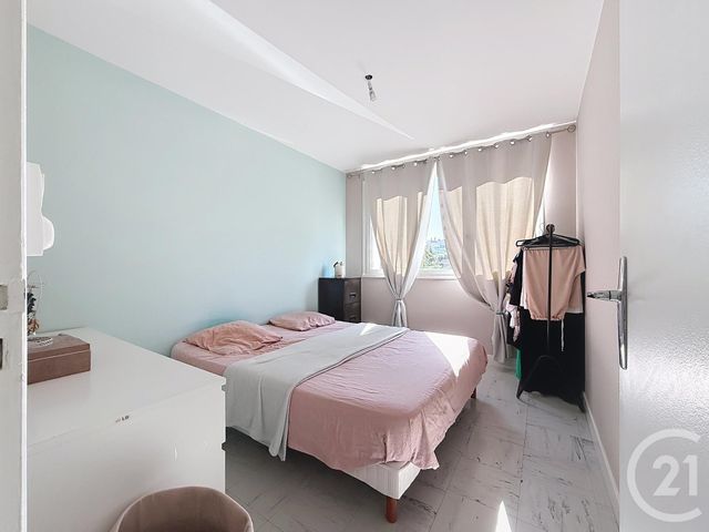 Afficher la photo en grand Appartement F4 à vendre - 4 pièces - 76 m2 - Troyes - 10 - CHAMPAGNE-ARDENNE