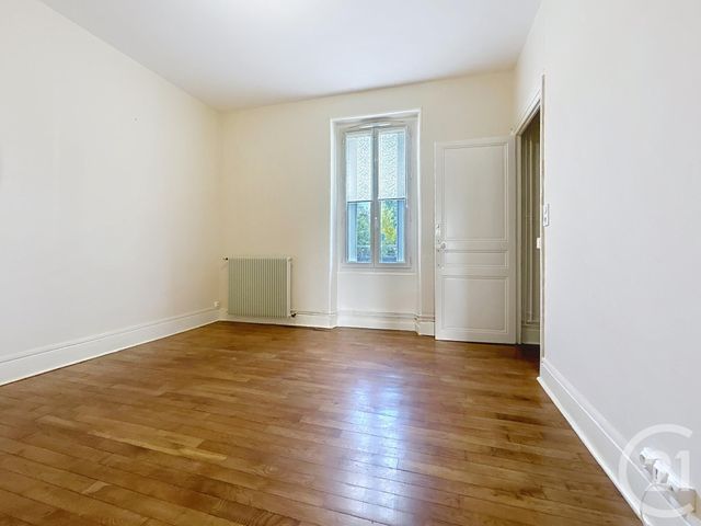 Afficher la photo en grand Appartement à louer - 2 pièces - 47 m2 - La Chapelle St Luc - 10 - CHAMPAGNE-ARDENNE